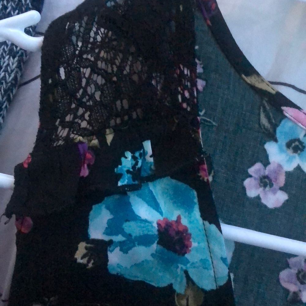 Flower romper - Picture 3 of 3